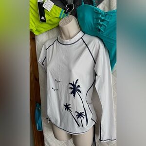 NWT Sun protective long sleeve women’s surf shirt
